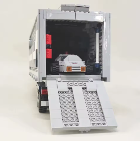 Transformable Trailer Truck 4008