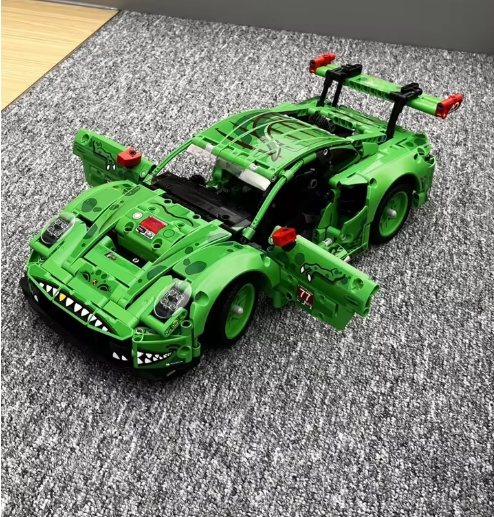 GT Dinosaur Race Car 4079