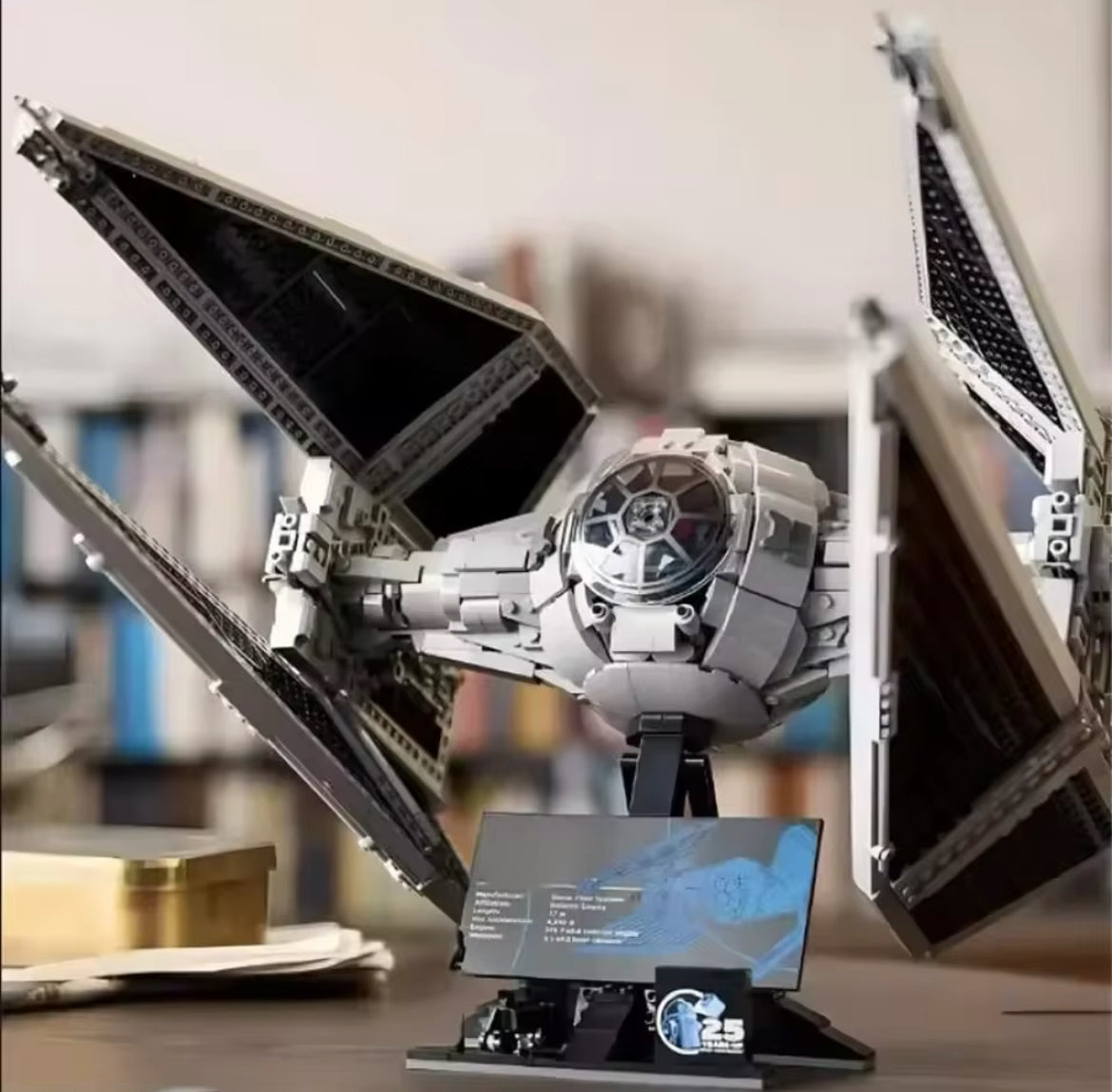 UCS Fighter Spaceship 75382