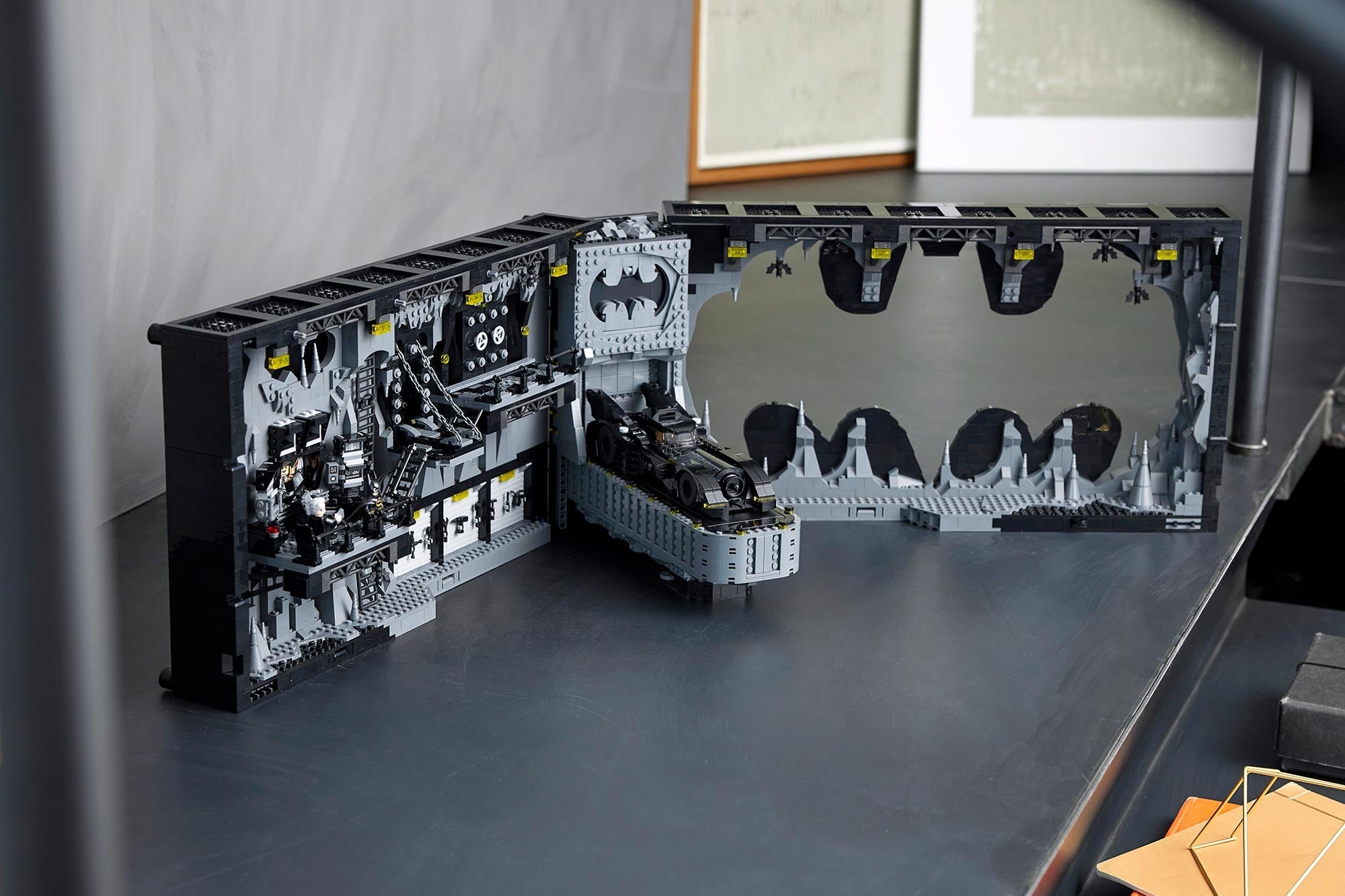 Shadowbox Cave of the Bat  76252