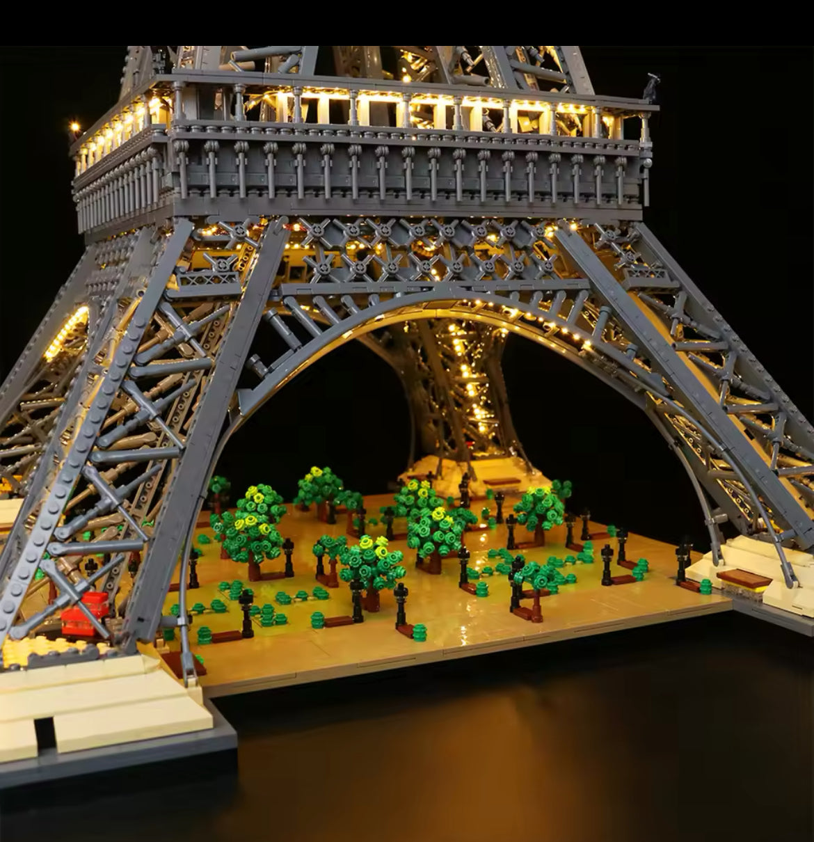 Eiffel Tower 10307